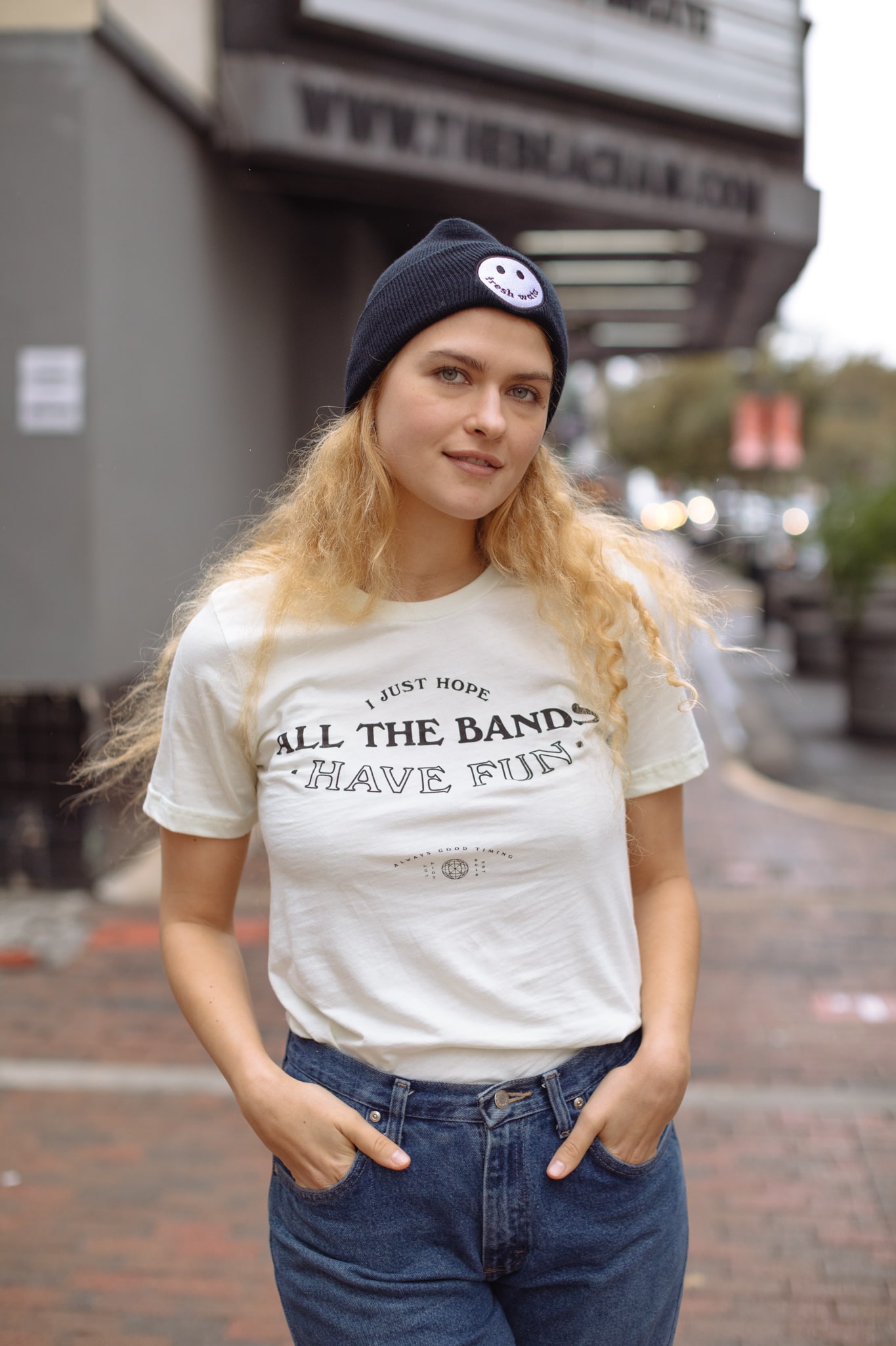 women with a shirt that shows an example of a serif typeface